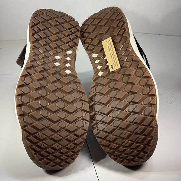 NWT Vans UltraRange EXO Mte Hi Top Hiking/Action Shoes Women’s 9.5 Men’s 8 - Picture 9 of 10